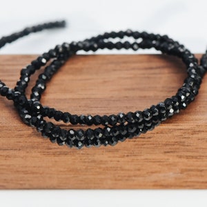 Perline di cristallo sfaccettato Rondelle 2 mm, perline distanziatrici in vetro di piccole dimensioni, nero opaco (BZ02-17) / 150 perline