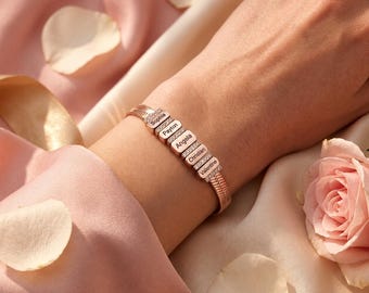 Lovyra Familiennamen-Armband für Damen • Mehrreihiges Perlenarmband mit Schlangenkette • Geschenk für Mutter oder Großmutter