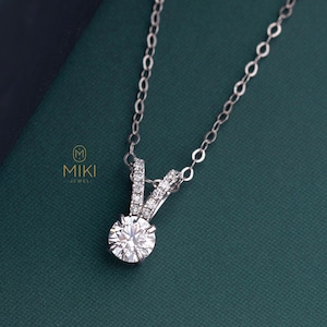 1.29 CT runder Diamantanhänger, Labor gewachsene Solitär-Halskette, 1.19 CT Mittelstein, Weißgold-Halo-Anhänger, IGI-zertifizierter Anhänger
