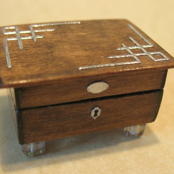 January sale.Gentleman's dressing box.Excuisite details.