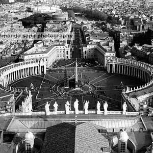 Piazza San Pietro St Peters Square Vatican Rome Italy black and white