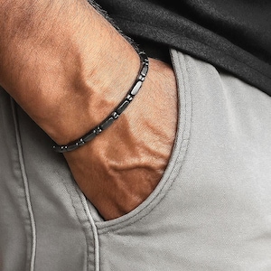 Pulsera de cuentas de hematita negra para hombre: joyería elástica minimalista