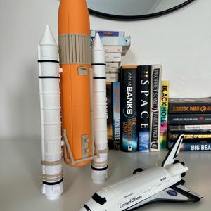 Navette spatiale de la NASA Endeavour | Configurations Orbiter ou Full Stack | Modèle imprimé en 3D | Entièrement assemblé + options de taille/couleur/plaque signalétique