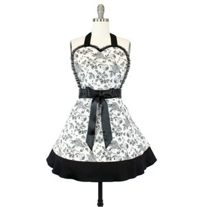 Dwupoziomowy fartuch w kwiaty inspirowany stylem vintage