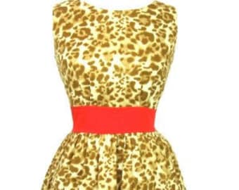 Vestido de estilo rockabilly con estampado de leopardo de inspiración vintage