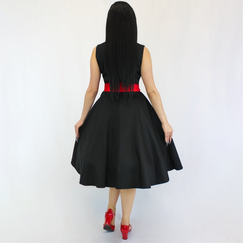 Red Roses Sleeveless Black Circle Dress image 4