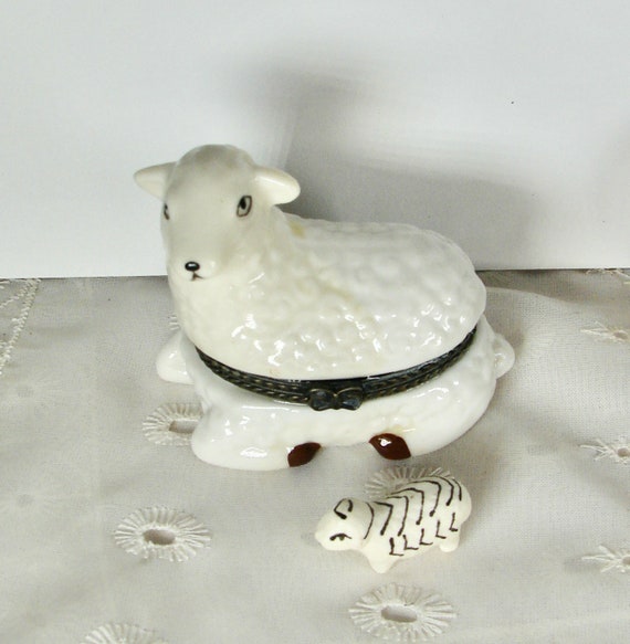 Choice: Vintage Ceramic Hinged Trinket, Pill Boxe… - image 2