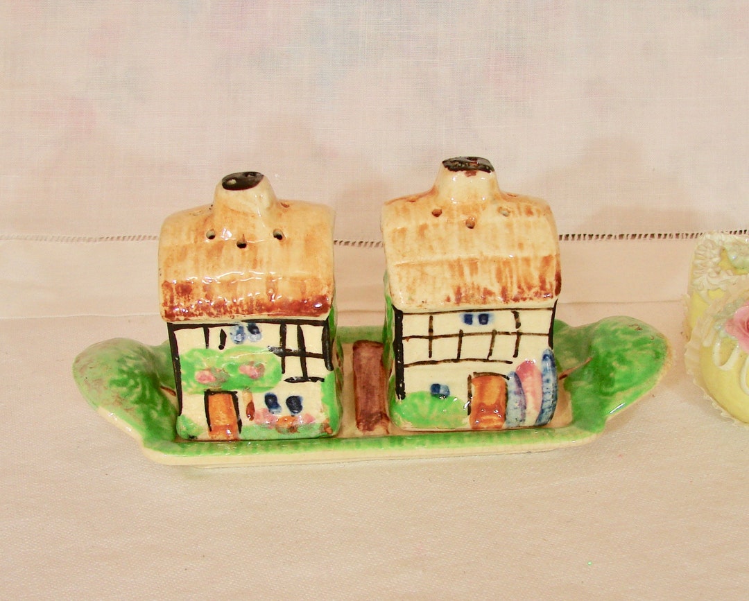 Vintage Thatched English Cottages Salt & Pepper Shakers With Plate