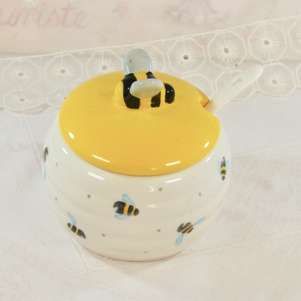 Prix et Kensington Ceramic Honey Pot avec abeilles, cuillère incluse