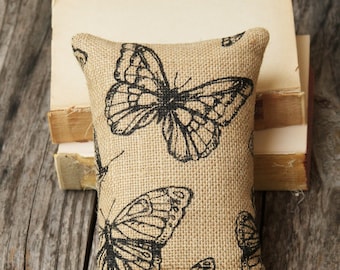 Tope de puerta, arpillera, mariposas, negro y natural, peso de papel, niñera de estante, relleno de cuencos, sujetalibros, decoración de granja, alfiletero, animales.