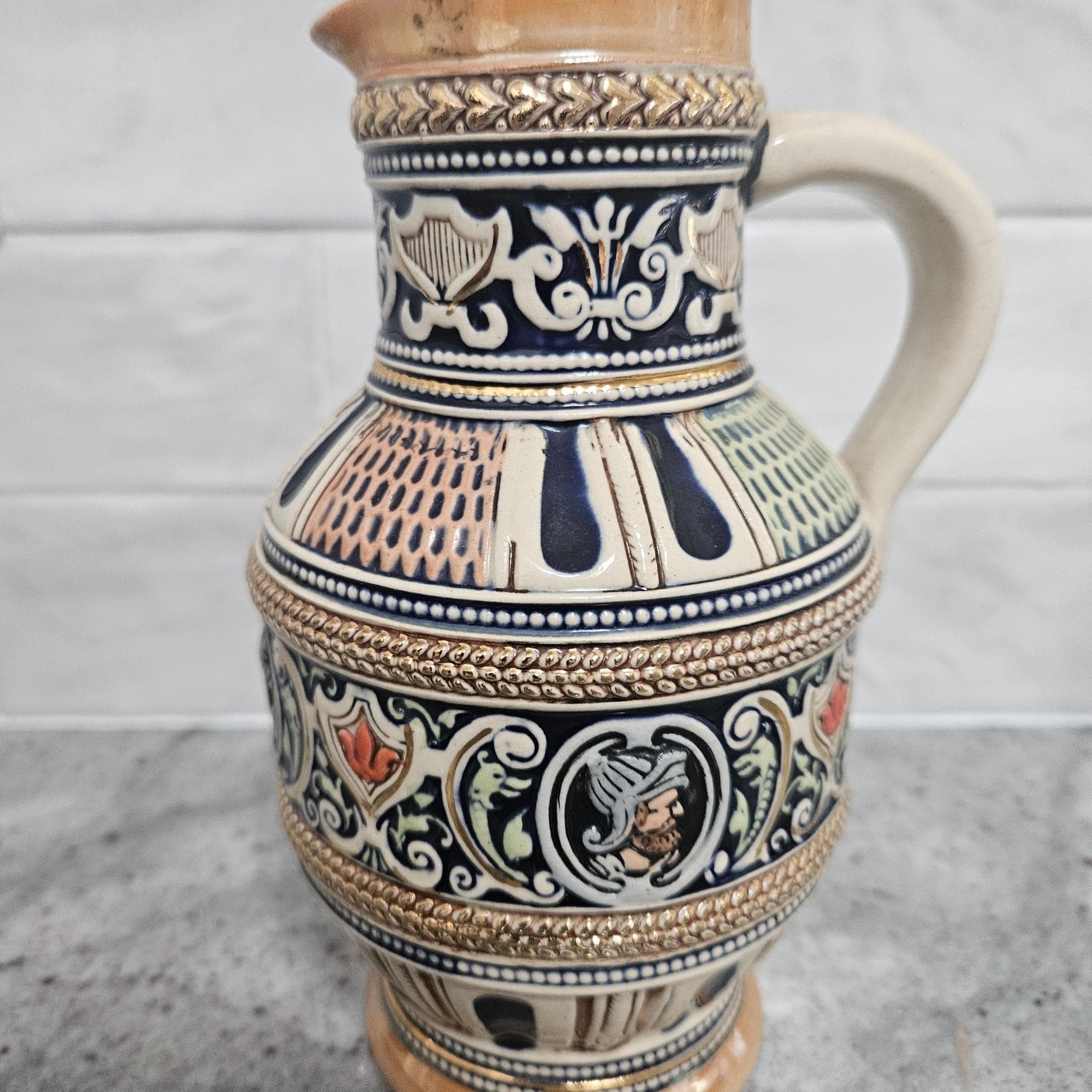 ヴィンテージ西ドイツ陶器ビールピッチャー - ハーフL (0.5 L) マルチ