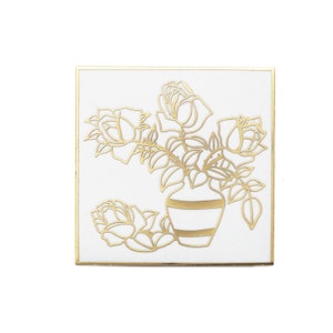 Rose enamel pin. Gold and white roses and flowers lapel pin.