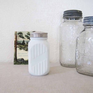 Vintage Milk Glass Ribbed Range Sugar Shaker Duster Retro Kitchen Farmhouse Décor Photo Props