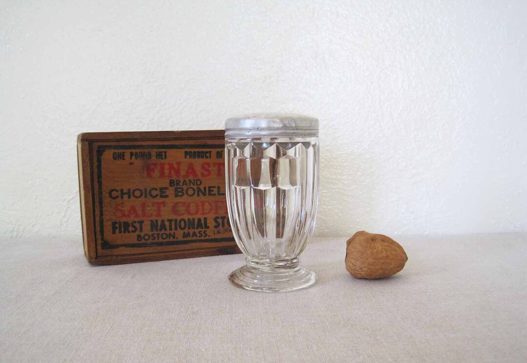 Vintage Footed Ribbed Clear Glass Sugar Shaker Duster Retro Kitchen ...