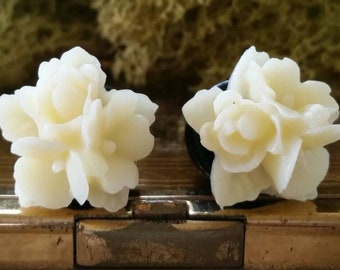 Cream Flower Plugs, Cream Wedding Plugs, Cream Bridal Plugs, Cream Prom Plugs, Cream Flower Gauges