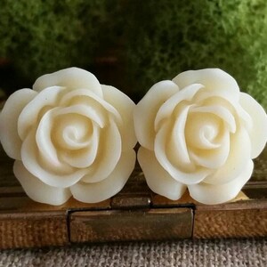 Cream Flower Plugs, Cream Wedding Plugs, Cream Wedding Gauges, Cream Prom Plugs, Cream Rose Plugs