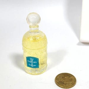 Eau de Guerlain by Guerlain Miniature 7.5 ml Eau de Toilette Splash in Bee Bottle – Classic Citrus Unisex Fragrance