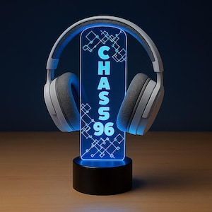 Custom LED Headphone Stand with FPS Crosshair Design – Personalized Gaming Desk Decor – RGB Gamer Gift with Remote and Gamertag