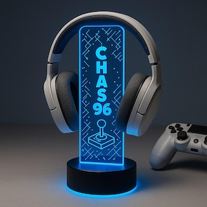 Custom LED Headphone Stand – Retro Arcade Machine Design – Personalized Gamer Headset Holder – RGB Gaming Desk Decor Gift