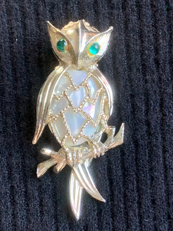 Adorable Mother of Pearl Jelly belly Owl with Bea… - image 2