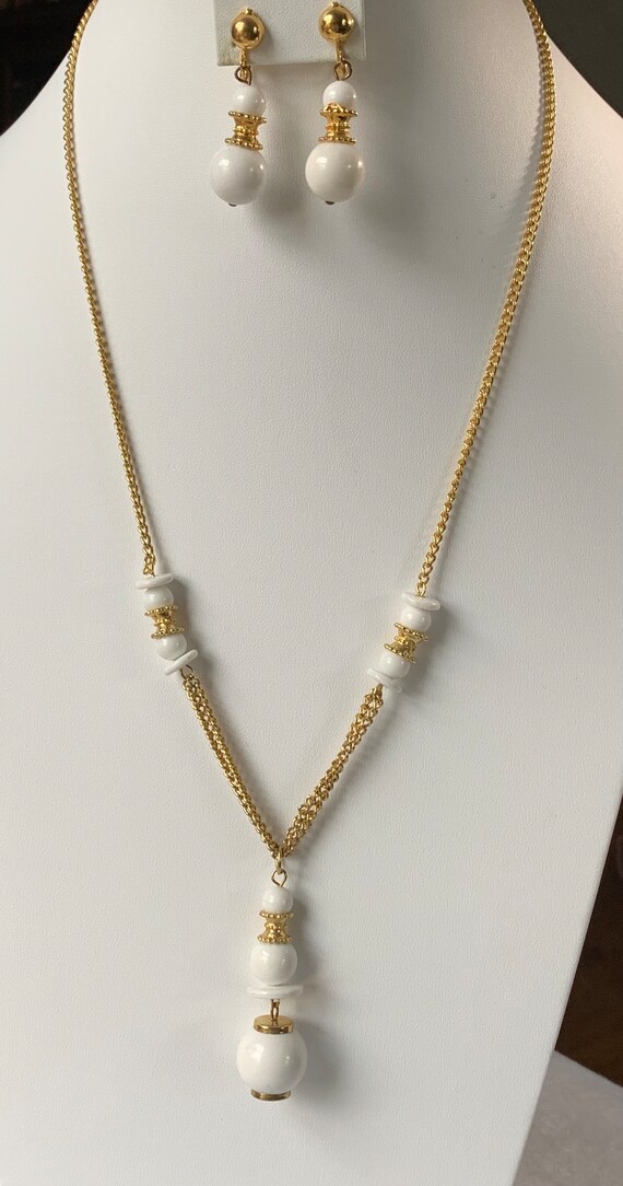 Vintage 24" Summery White Beads and Coordinating C