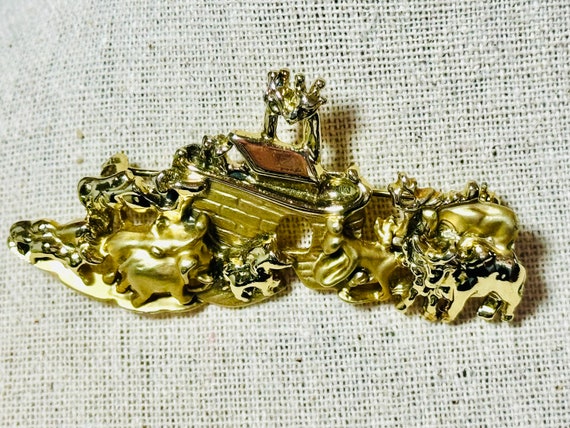 AJC Shiny and Matte Gold Tone Noah's Ark Pin, Bro… - image 1
