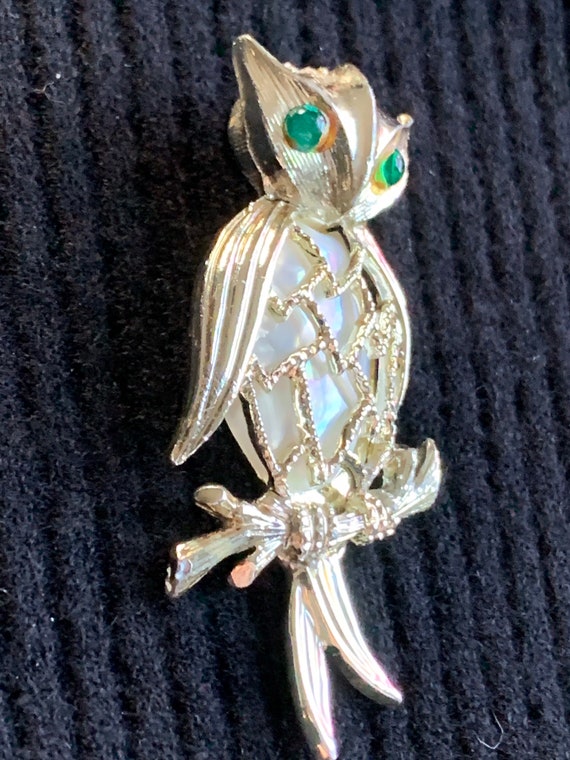 Adorable Mother of Pearl Jelly belly Owl with Bea… - image 4