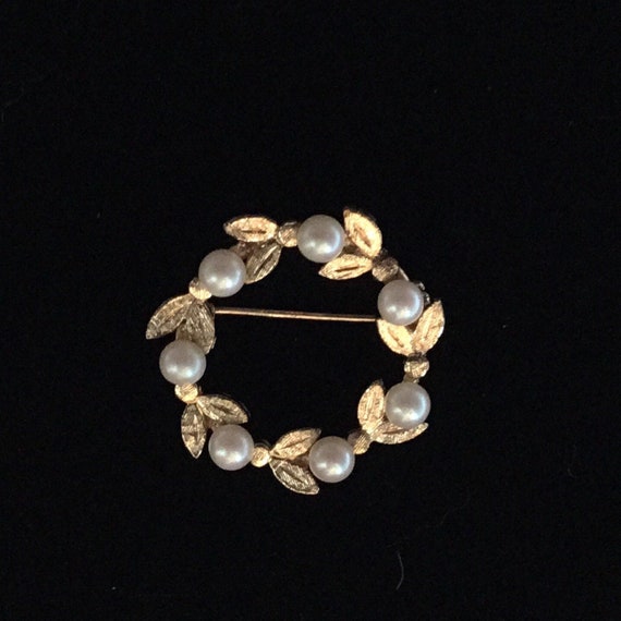 Pearls and Leaves Rhinestone Wreath Brooch - image 2