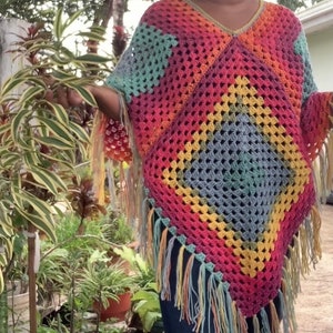 PATTERN, Crochet Granny Square Poncho, made to measure, size inclusive, easy beginner, women&#39;s clothing, PDF, digital download