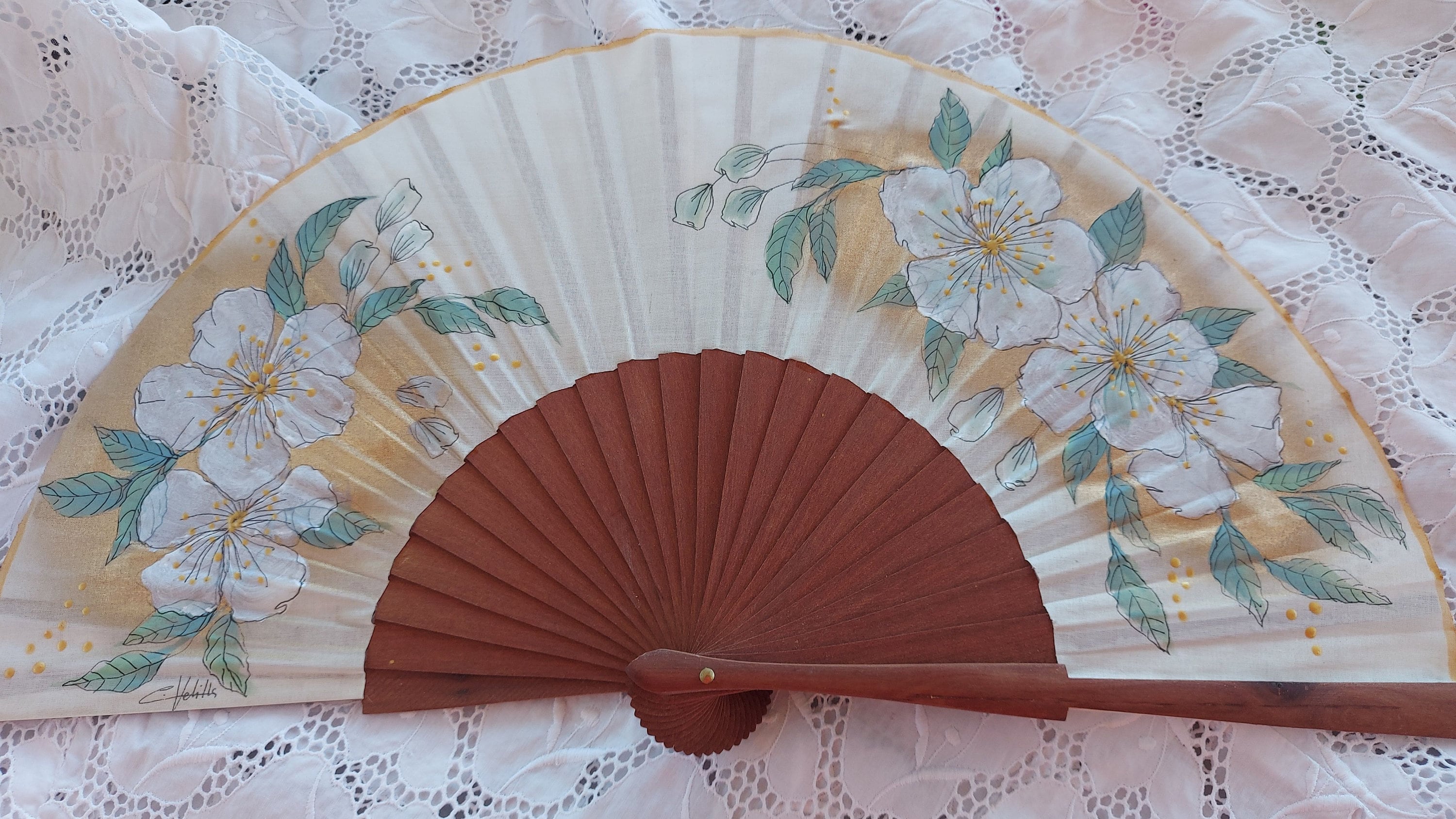precioso abanico español de madera pintado a mano