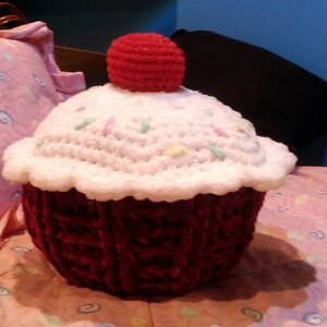 Red Velvet Cupcake with sprinkles and a cherry on top! Food Pillow, Crochet Pillow, Sweet Dreams