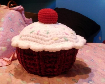 Red Velvet Cupcake with sprinkles and a cherry on top! Food Pillow, Crochet Pillow, Sweet Dreams