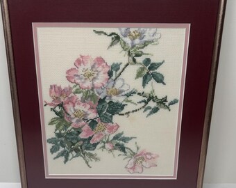 Beautiful Framed Pink/White Roses Needlepoint/Cross-stitch