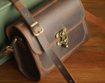 Bolso bandolera de piel marrón hecho a mano: bolso vintage con parte superior enrollable
