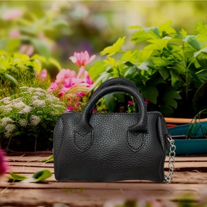 Verstellbare Damen Ledertasche, Schwarz
