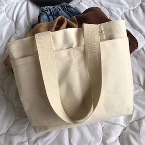 Canvas Tote Bag – Minimalist, Durable & Everyday Essential