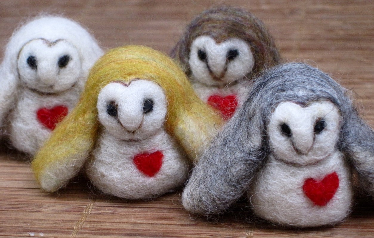 Needle Felted Animal, Barn Owl, Needle Felted Owl, owl with red heart, valentines gift, small bird, 