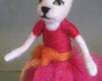 Needle Felted Cat Girl, Elegant cat, Cat in pink, Waldorf toy, white cat, felted doll, needle felted kitten, decoration, MADE to order