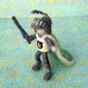 Needle Felted Posable Knight with flipping helmet, sword and cape, Original design by Borbala Arvai, made to order image 2