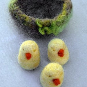 Needle felted animal, Three Bird Nest, little chicks, Spring decor, Waldorf Nature table, Felted toy, Original design by Borbala Arvai image 3