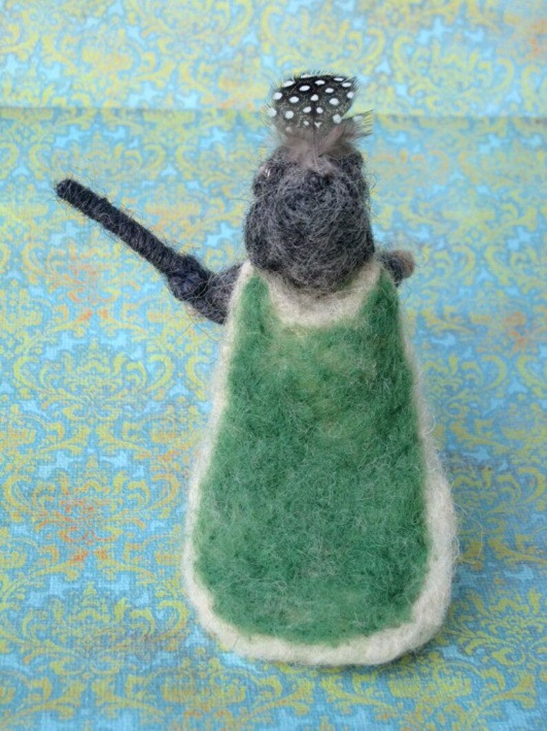 Needle Felted Posable Knight with flipping helmet, sword and cape, Original design by Borbala Arvai, made to order image 4