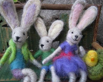 Needle Felted Animal, Easter basket, Bunny Family, Easter Bunny, 1 chick,  Easter decor, Waldorf Nature Table, Spring decor, made to order