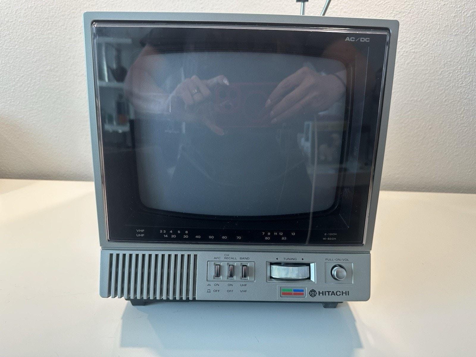 HITACHI アンティークテレビ Vintage Hitachi 9” TV #CT0911 Color 1984 UNTESTED AL | eBay