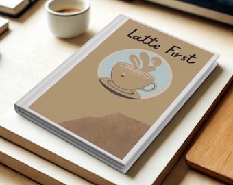 Diario para amantes del café: diseño de latte, acabado mate suave y marcapáginas magnético.