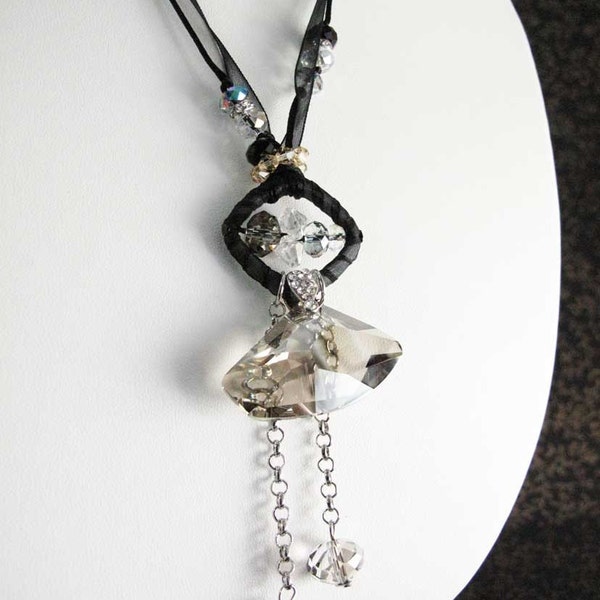 Modar Crystal Black color necklace Handcrafted  LN80