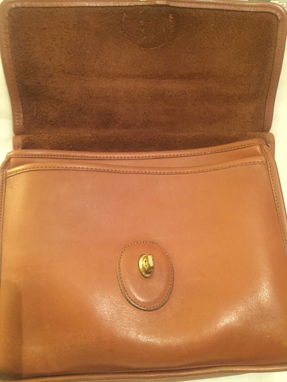 Vintage British Tan Coach Willis Shoulder Bag - image 9