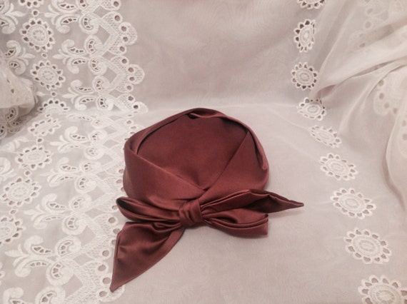 Vintage Noreen Satin Bow Style Ladies High Fashion Wear Hat  display picture 1