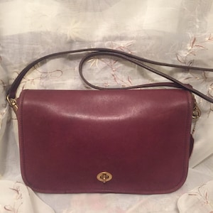 Vintage Coach Shoulderbag Old Style Classic Fashion Wear image 1