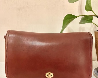 Vintage Coach Shoulderbag Old Style Classic Fashion Wear