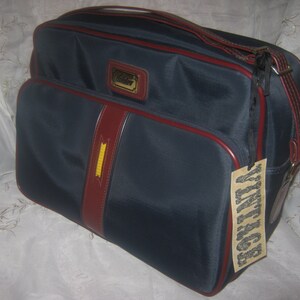 Vintage Nylon Holiday Brand Tote Luggage Overnight Weekender Traveller Fashionable Stylish Carrier